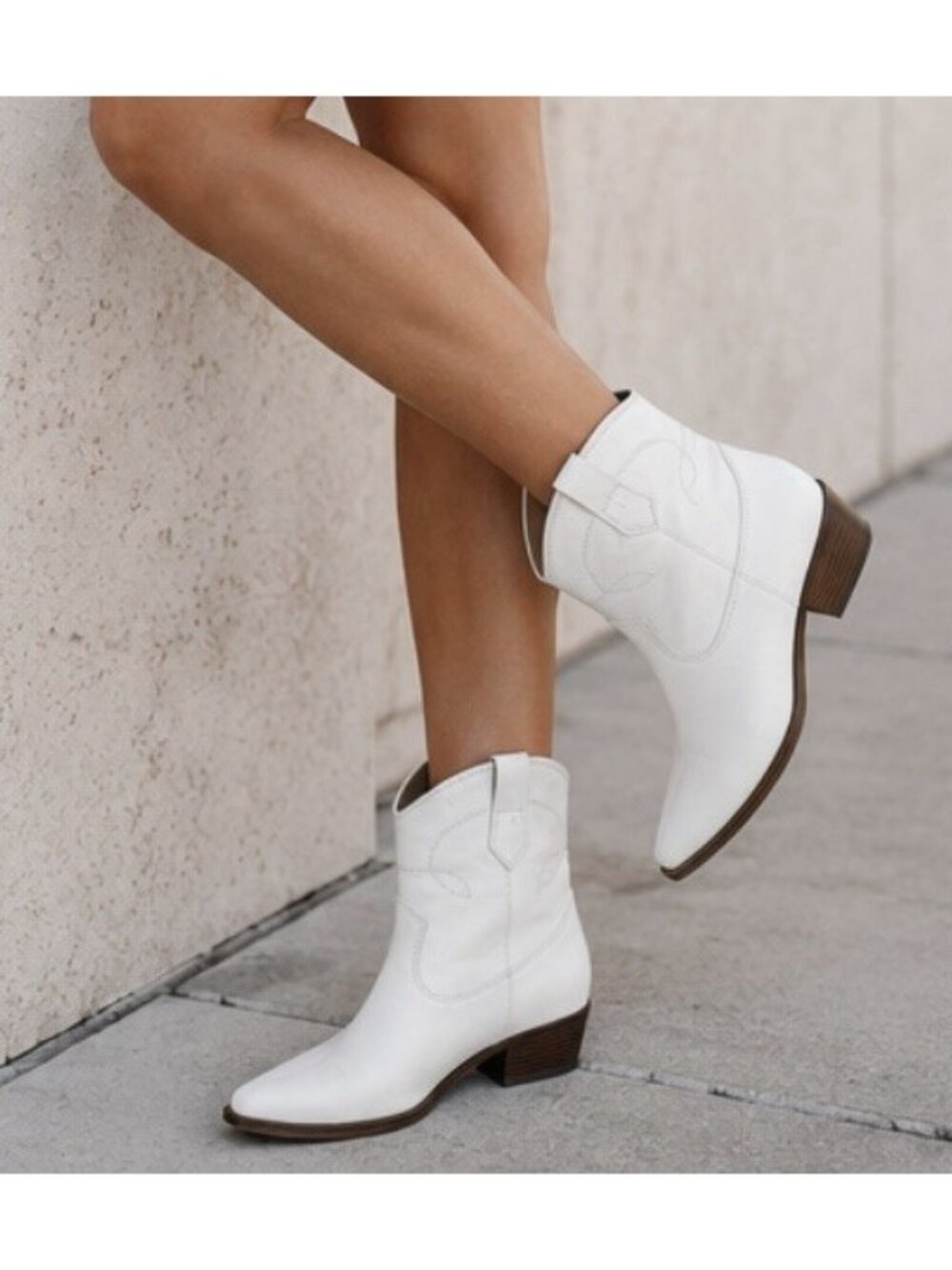 Marc Fisher Cowboy Boots Womens 7 White Nonie Leather Pointed Toe Western Ankle